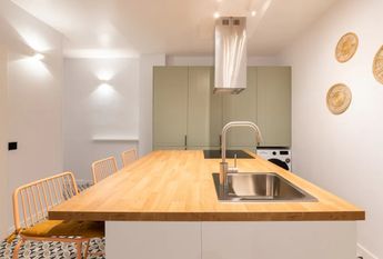 Carrer del Consell de Cent, Barcelona, Catalonia 08011