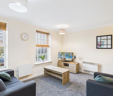 Alexandra House, Pillowell Drive - Photo 2