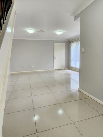 1/25 Carinya Road - Photo 2