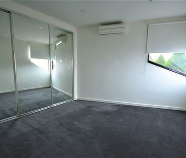 Architecturally Designed Modern Home in a Prime Location - Photo 4