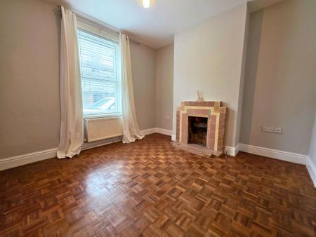 2 bedroom terraced house to rent - Photo 2