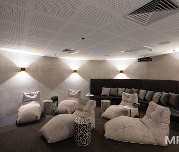 Luxury home with full CBD views - Photo 4