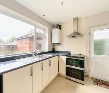 2 bedroom semi-detached house to rent - Photo 6