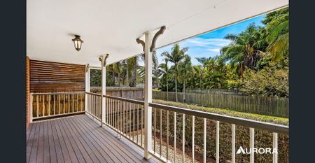 Spacious Clayfield Townhouse with Private Balcony & Courtyard - Photo 5