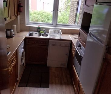 Room in a Shared Flat, Shannon Court, CR0 - Photo 4