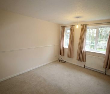 Abbotswood Close, Redditch - Photo 2