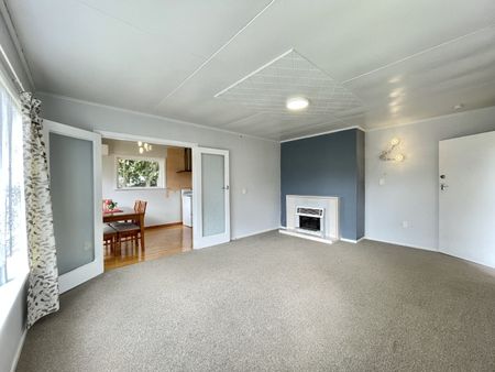 3 Bedroom House In Wainuiomata - Photo 4