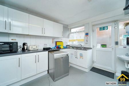 10 bedroom retirement property to rent - Photo 5