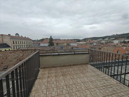Kiadó jó állapotú lakás - Esztergom - Photo 3