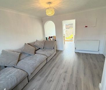 3 bedroom terraced house to rent - Photo 2