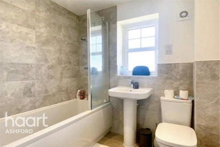 1 bedroom in a house share to rent - Photo 4