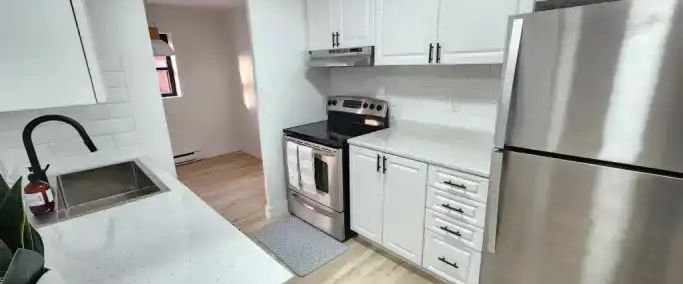*GREAT LOCATION!* 2 Bdrm Home in a Quiet Building! | 563 Oxford Street, Oshawa - Photo 1