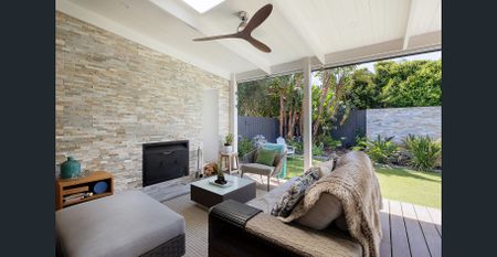 Luxurious Living on The Golden Mile - Photo 4