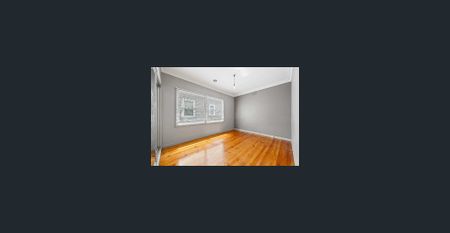 Spacious family home in Ballarat Central - Photo 4