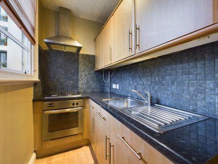 1 bedroom flat to rent - Photo 3