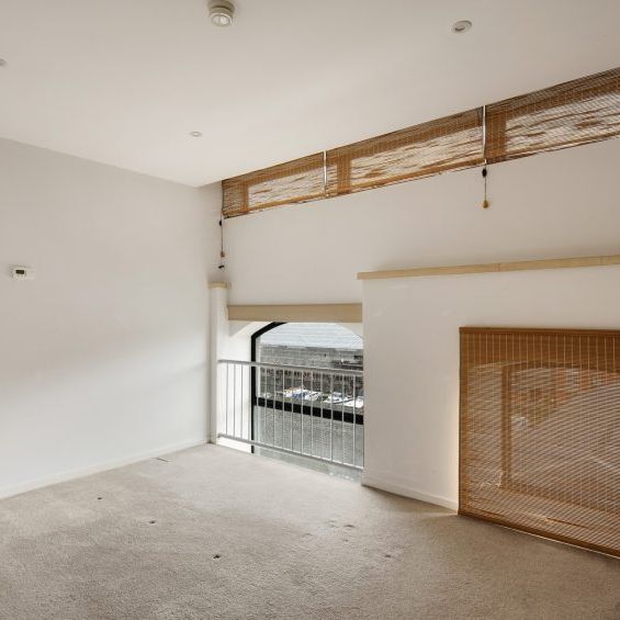 2 Bed Flat - Photo 1