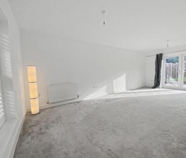 4 bedroom detached house to rent - Photo 1