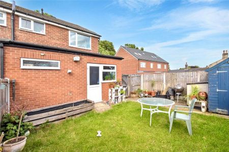 3 bedroom semi-detached house to rent - Photo 5