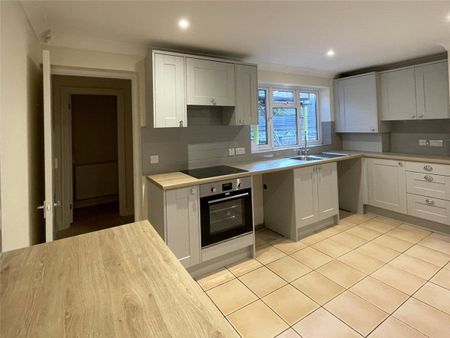 Refurbished two bedroom end terrace cottage in sought after Donnington village. - Photo 4