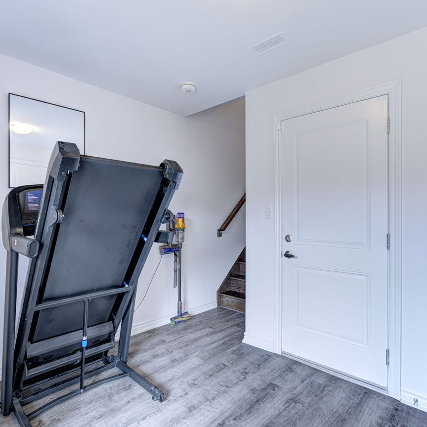 For Lease - 61 Soho Street Unit# 98, Hamilton, Ontario - Photo 1