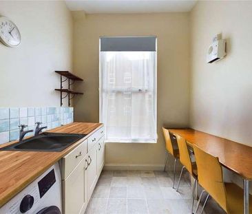 London Road, Newbury, Berkshire, RG14 - Photo 6