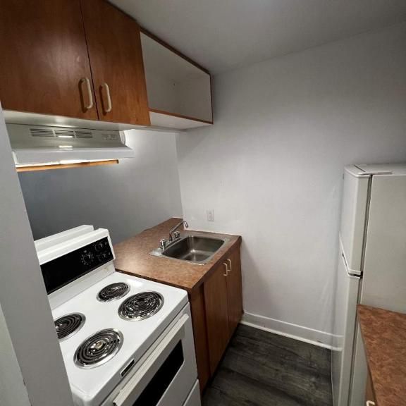 GHETTO MCGILL- STUDIO RENOVÉ & MEUBLÉ- EMPLACEMENT EXCEPTIONNEL - Photo 1