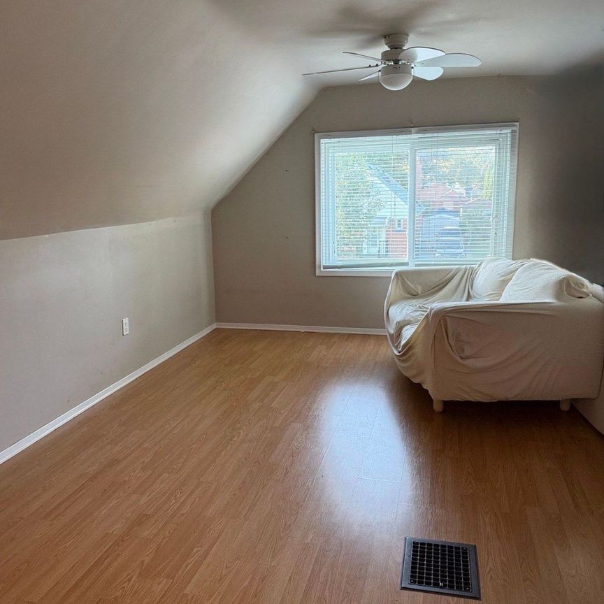 For Lease - 19 Westchester Street Unit# Main & 2nd Floor, Toronto, Ontario - Photo 1