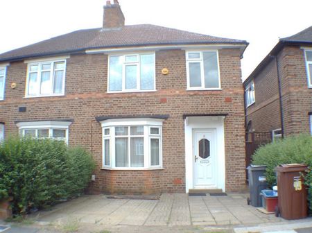 3 bedroom House To Let - Photo 4
