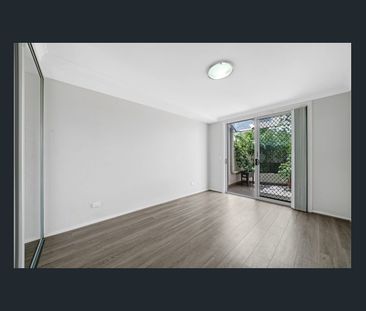 Conveniently Located 3-Bedroom Apartment in Toongabbie! - Photo 2