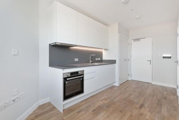 Studio to rent - Photo 1
