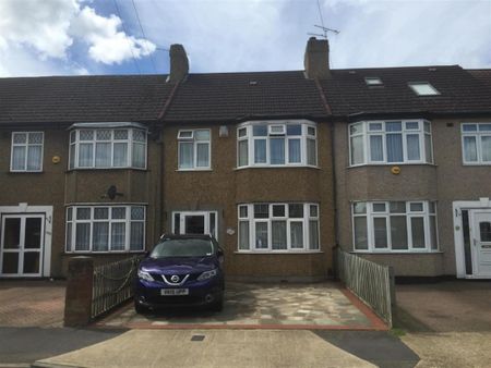 Grosvenor Crescent, Hillingdon, Middlesex, UB7 7QA - Photo 4