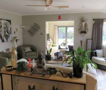 Stunning in Whalers Gate - Photo 2