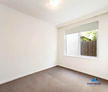 2/113 Addison Street, ELWOOD, VIC - Photo 4