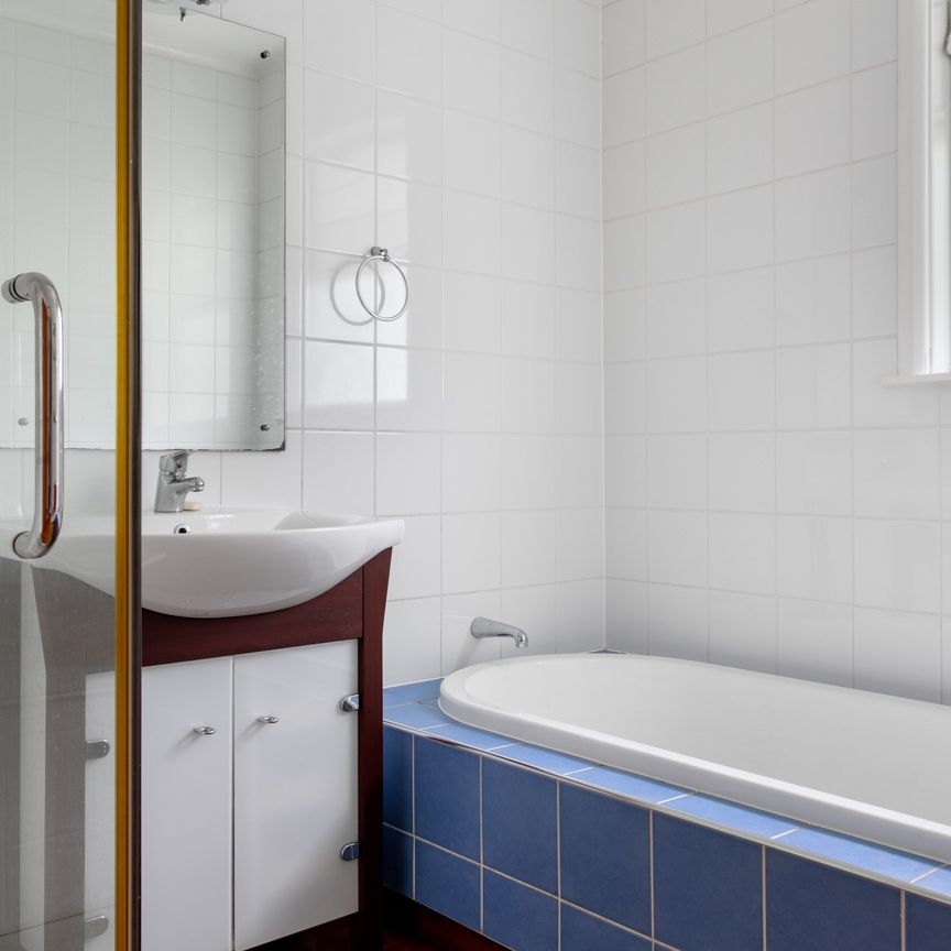 Large Family Home w/ Pool! - Photo 1