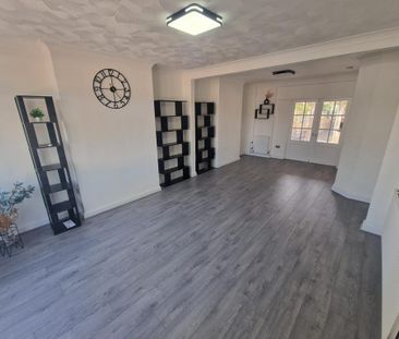 3 bedroom semi-detached house to rent - Photo 3