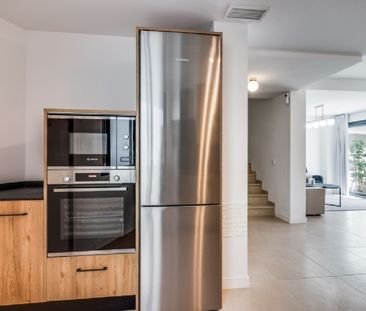 3 Bedroom Townhouse For Rent in Estepona, Málaga - Photo 1