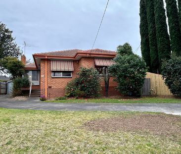 64 Orana Drive, Watsonia VIC 3087 - Photo 6