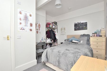 5 bedroom terraced house to rent - Photo 4