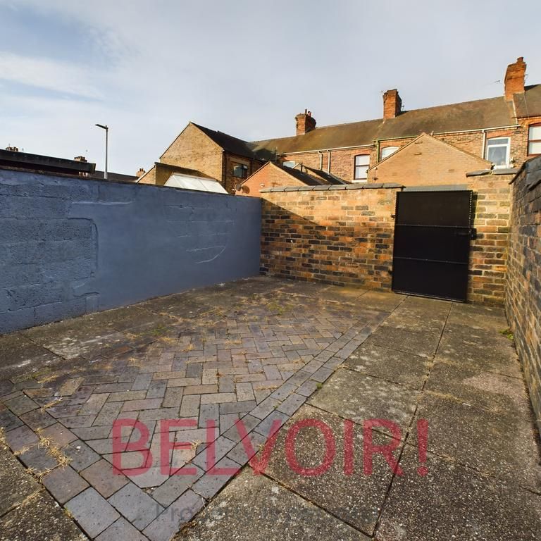 2 bedroom terraced house to rent - Photo 1