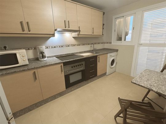 Piso de alquiler en Carrer Oscar Espla, 17, Zona Pueblo - Photo 1