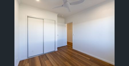 New near low maintenance living! 3 bedrooms (including 1 downstairs) - Photo 3