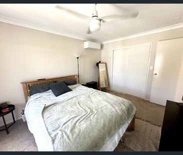 Three bedroom charming rental in Southport - Photo 5