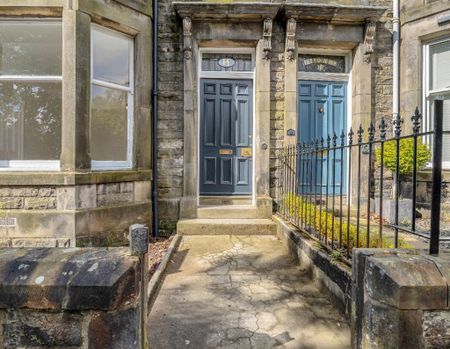 3 bedroom terraced house to rent - Photo 3