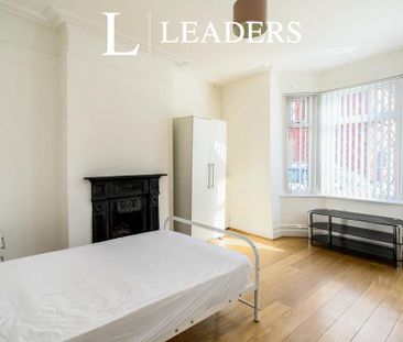 1 bedroom in a house share to rent - Photo 4