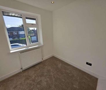 Vicarage Avenue, Cheadle Hulme, SK8 - Photo 2