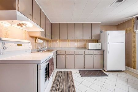 For Lease - 65 Whitburn Crescent Unit# BSMT 2, Toronto, Ontario - Photo 4