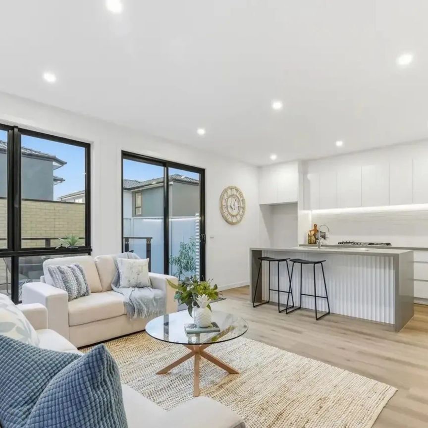 Brand New Luxury Townhouse | 4 Bedrooms | 3 Bathrooms | Double Garage | Prime Noble Park Location - Photo 1