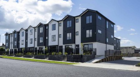 Modern Studio Rooms For Rent - Photo 3