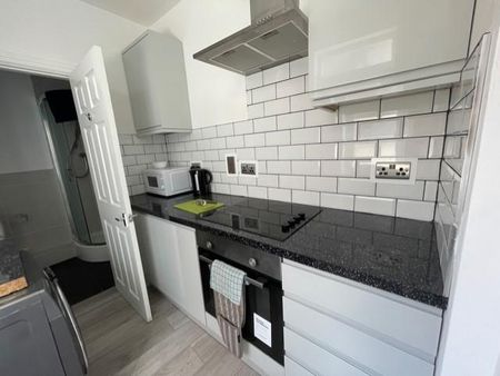 Studio to rent - Photo 4