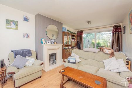 3 bedroom semi-detached house to rent - Photo 2